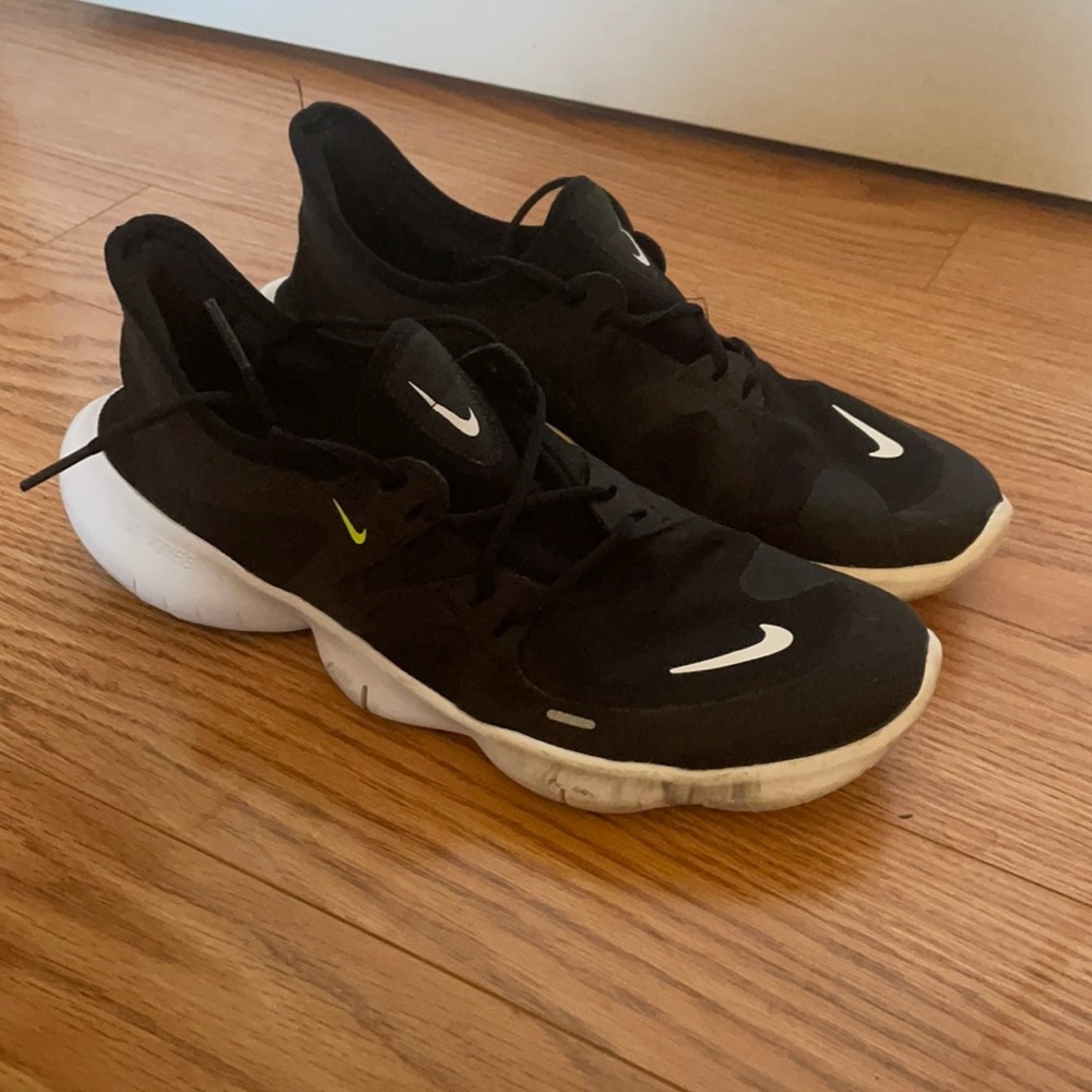 Nike Free 9.5 sneakers